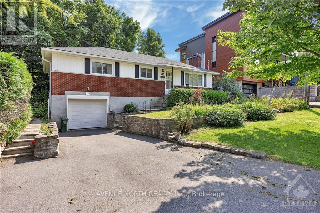 213 ANCASTER AVENUE, Woodroffe, Ontario