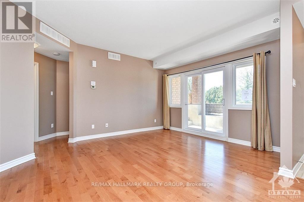 B - 139 HARTHILL WAY Barrhaven (7704 - Barrhaven - Heritage Park)