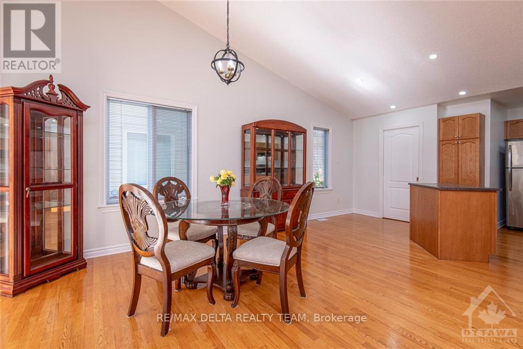 8 SPINNEY WAY Barrhaven (7706 - Barrhaven - Longfields)