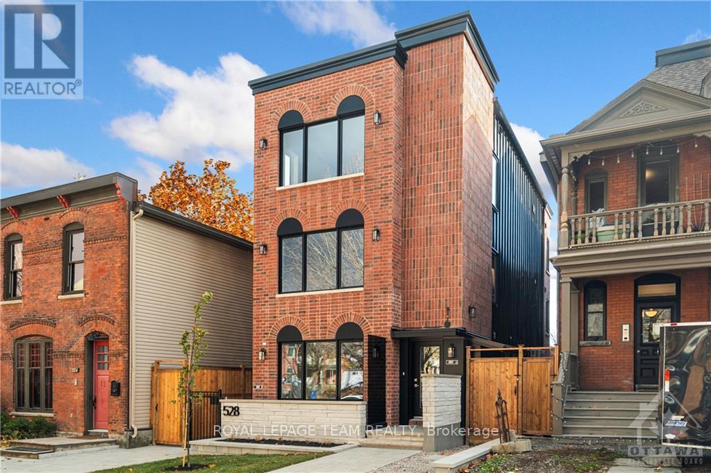 3 - 528 MACLAREN STREET Ottawa