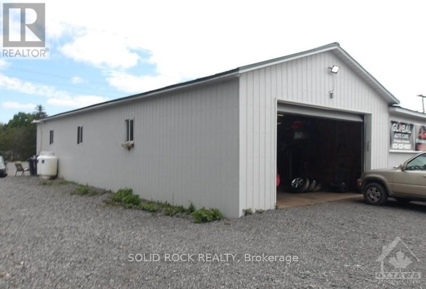 7631 STONE SCHOOL ROAD Greely - Metcalfe - Osgoode - Vernon and Area (1605 - Osgoode Twp North of Reg Rd 6)