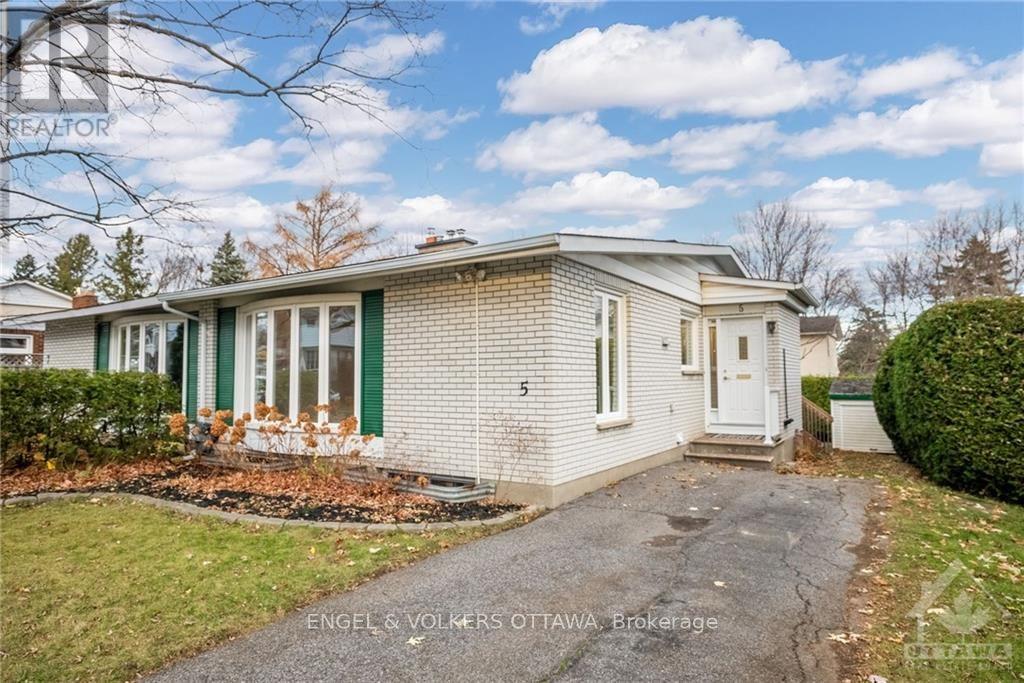 5 WOODMOUNT CRESCENT Cityview-Parkwoods Hills-Rideau Shore(7202-Borden Farm/Stewart Farm/Carleton Heights/Parkwood Hills)