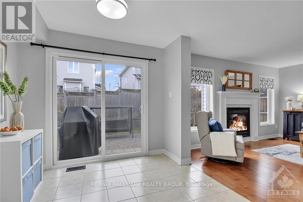 64 CHARLESTON STREET Barrhaven (7709 - Barrhaven - Strandherd)