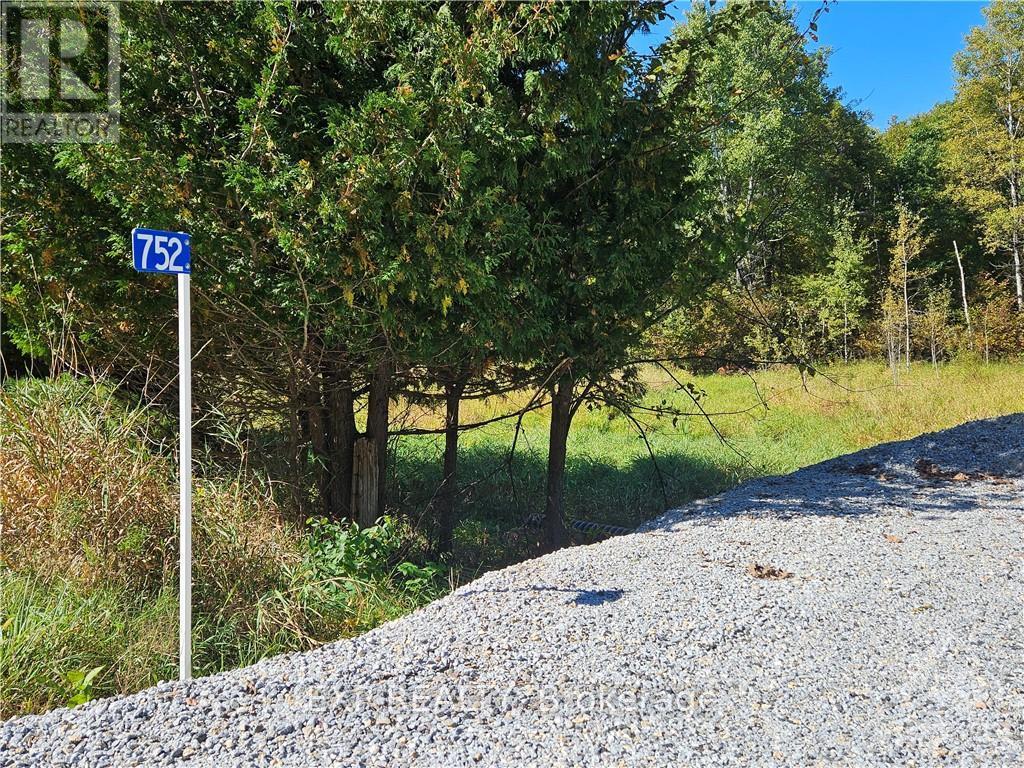 752 Bennett Lake Road, Tay Valley, Ontario  K0G 1A0 - Photo 6 - X10433906