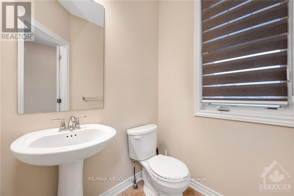 626 Dundonald Drive, Barrhaven, Ontario  K2C 3H2 - Photo 12 - X10442345