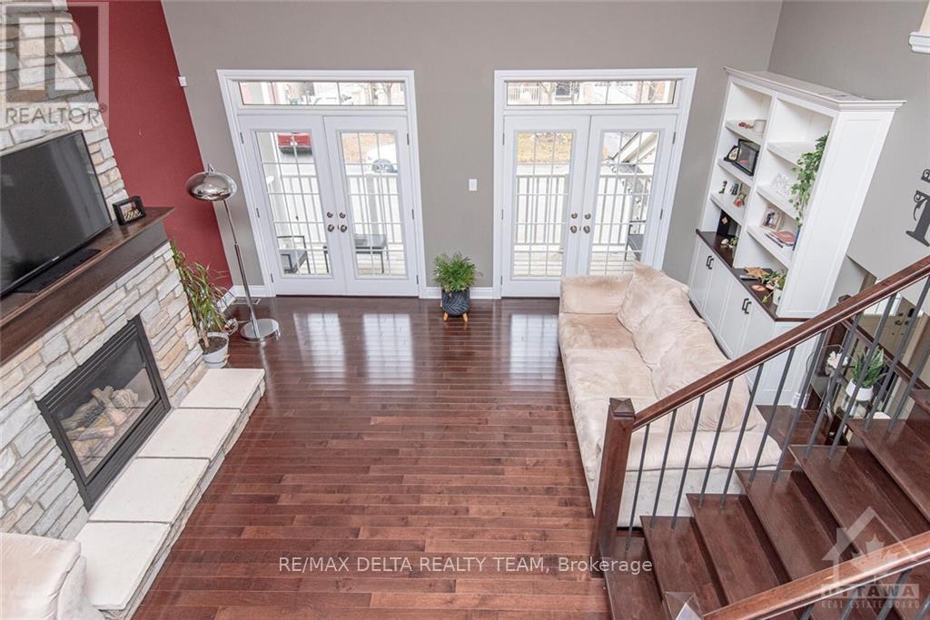 316 RIVER LANDING AVENUE Barrhaven (7711 - Barrhaven - Half Moon Bay)