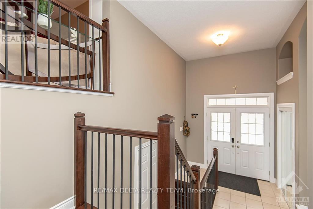 316 RIVER LANDING AVENUE Barrhaven (7711 - Barrhaven - Half Moon Bay)