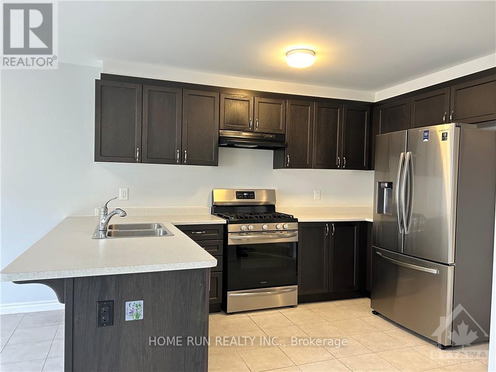 1031 APOLUNE STREET Barrhaven (7711 - Barrhaven - Half Moon Bay)