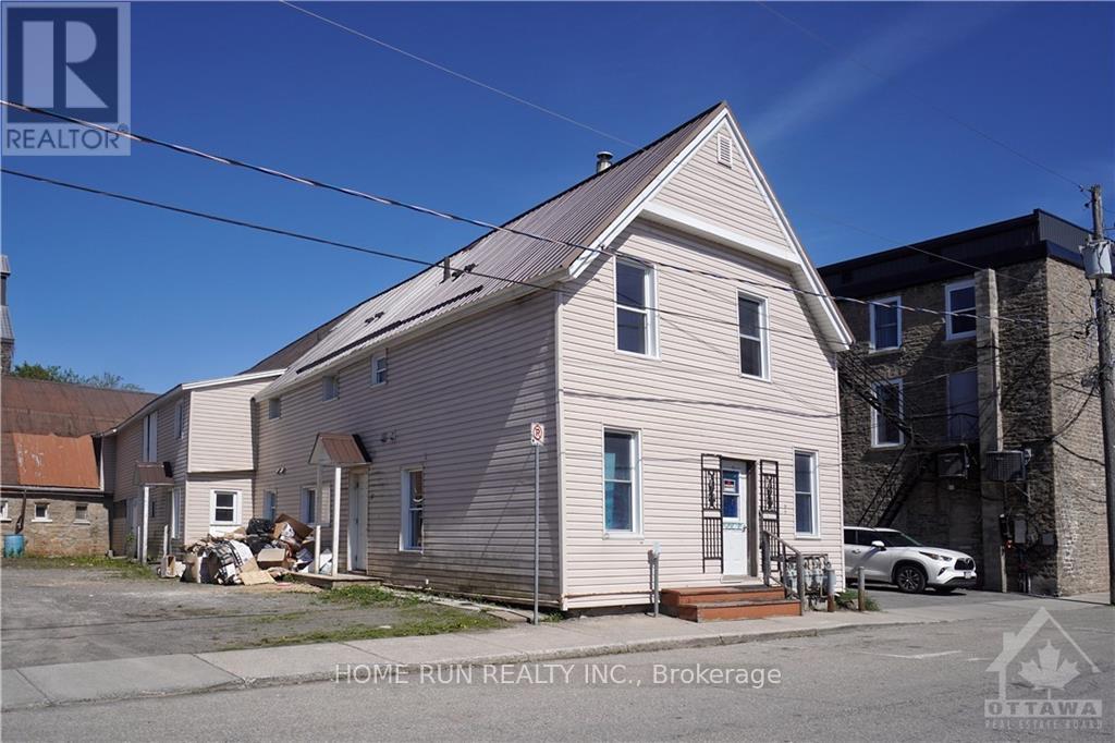 35 JOHN STREET Brockville (810 - Brockville)