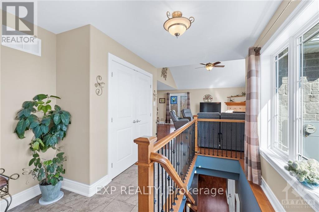 5940 Brophy Drive, Ottawa, Ontario  K0A 2Z0 - Photo 5 - X9515886
