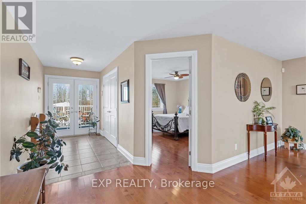 5940 Brophy Drive, Ottawa, Ontario  K0A 2Z0 - Photo 8 - X9515886