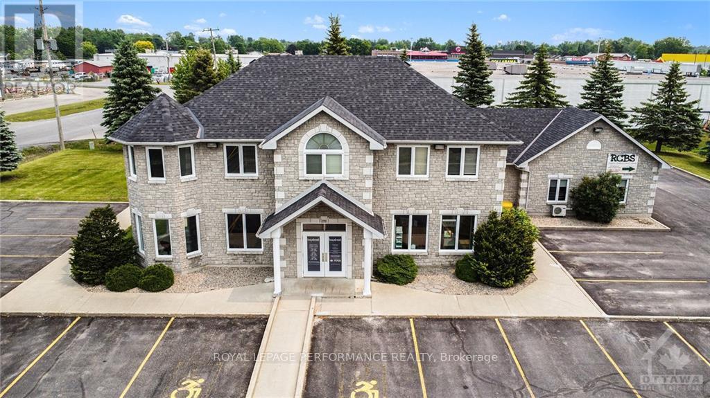 170 Bay Street, Russell, Ontario  K0A 1W1 - Photo 2 - X9516403