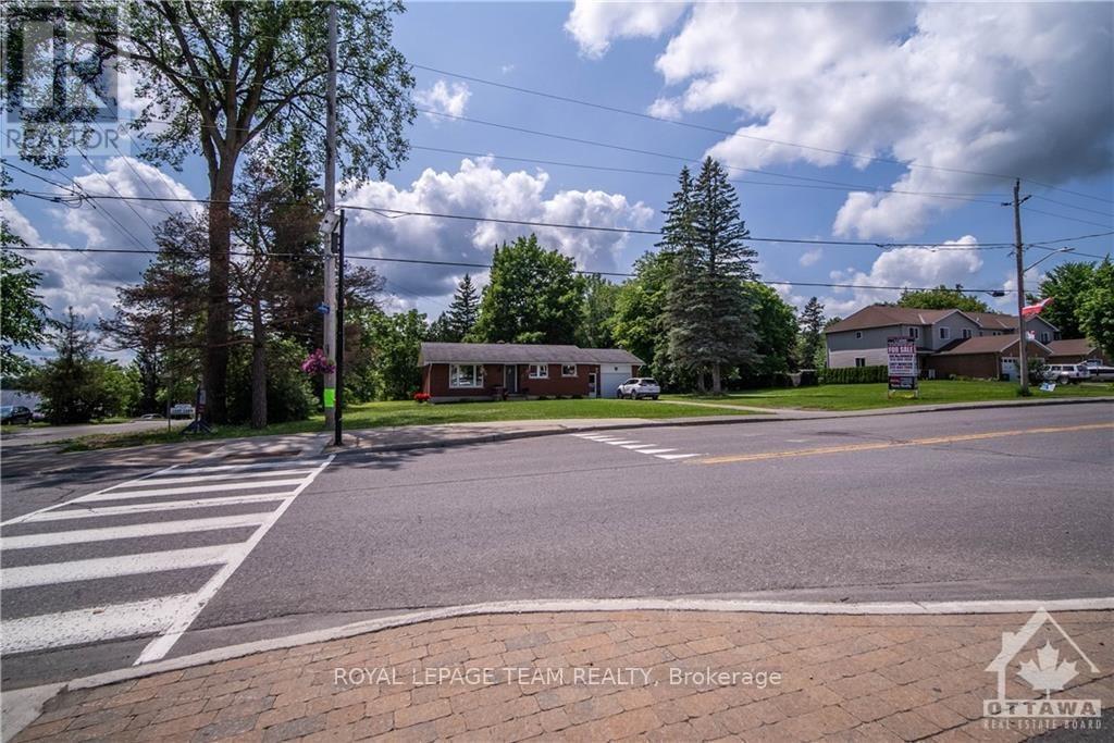 3785 Carp Road, Carp - Huntley Ward, Ontario  K0A 1L0 - Photo 15 - X9516985