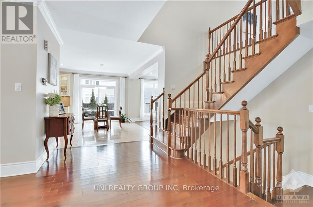 100 BRAMBLING WAY Barrhaven (7711 - Barrhaven - Half Moon Bay)