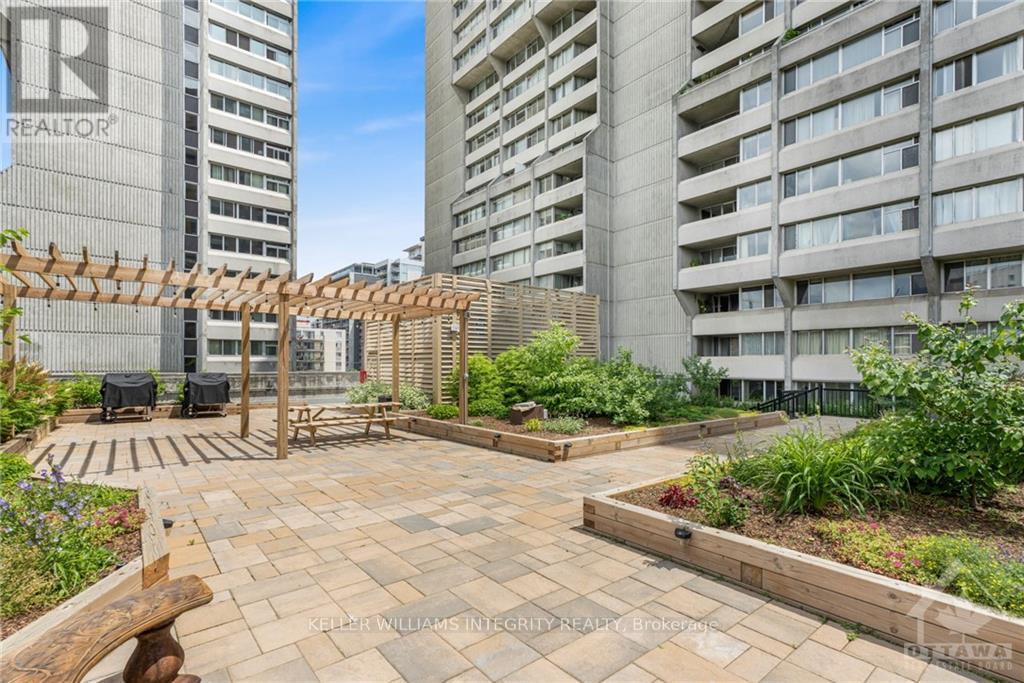 2304 - 530 LAURIER AVENUE W Ottawa Centre (4102 - Ottawa Centre)