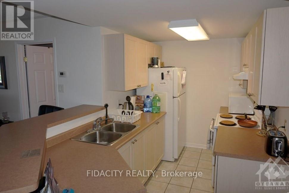 Property at 9D - 310 CENTRAL PARK DRIVE image 3