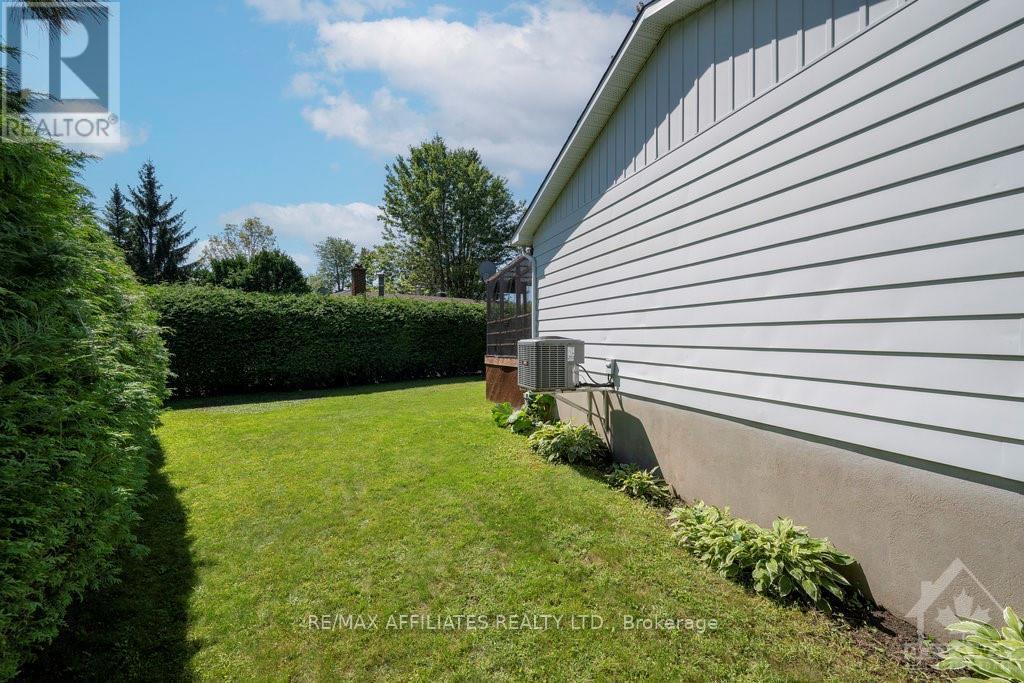 19 Wedgewood Crescent, Blackburn Hamlet, Ontario  K1B 4B5 - Photo 30 - X9519877