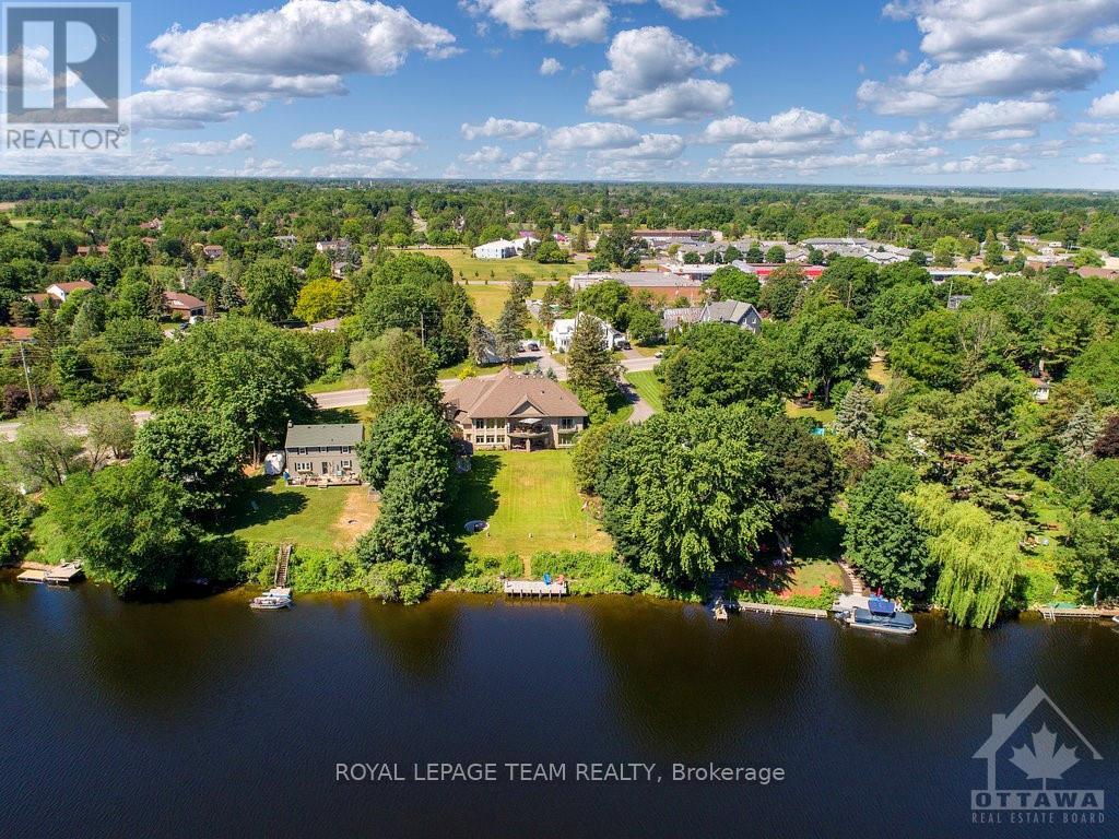 5591 MANOTICK MAIN STREET Manotick - Kars - Rideau Twp and Area (8002 - Manotick Village & Manotick Estates)