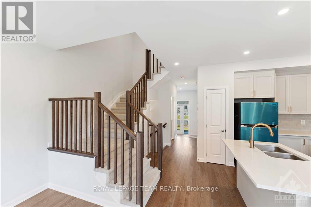 512 BUNDORAN PLACE Barrhaven (7711 - Barrhaven - Half Moon Bay)