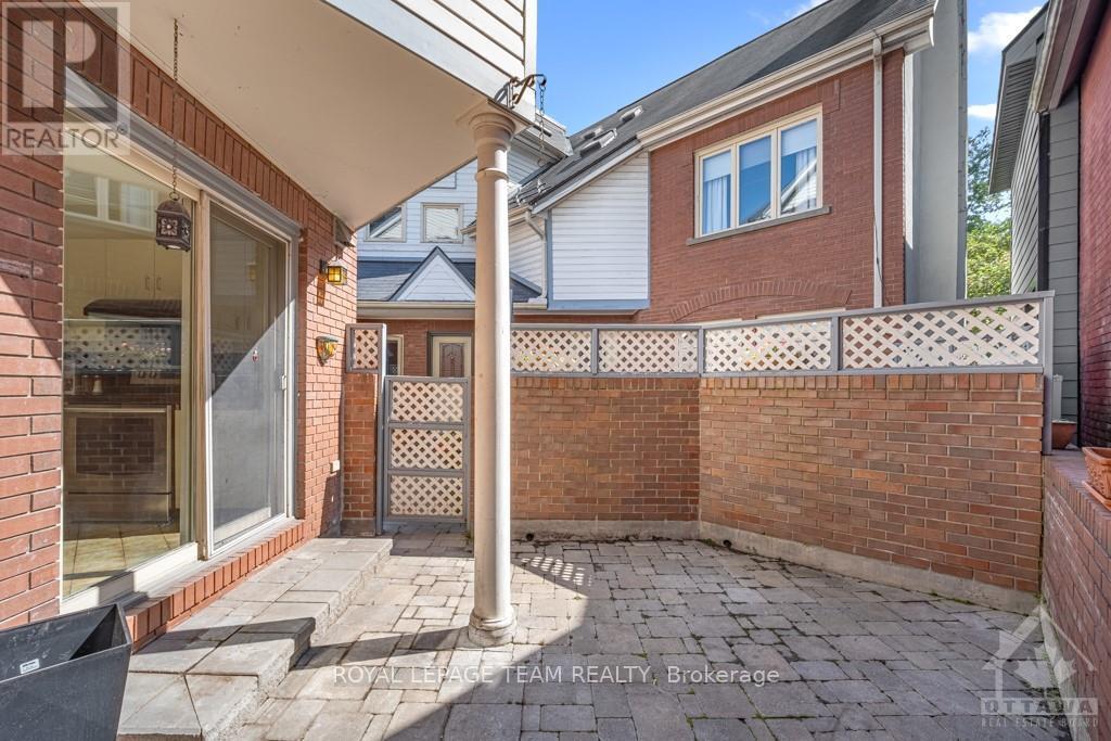 9 - 292 LAURIER AVENUE Lower Town - Sandy Hill (4004 - Sandy Hill)