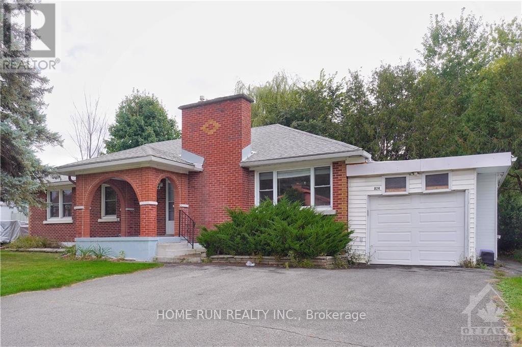 824 Iroquois Road, Mckellar Heights - Glabar Park And Area, Ontario  K2A 3N2 - Photo 1 - X9521532