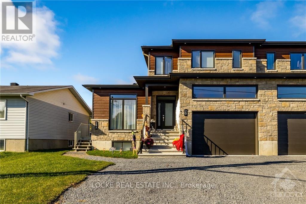 29 MARCEL STREET Russell (602 - Embrun)