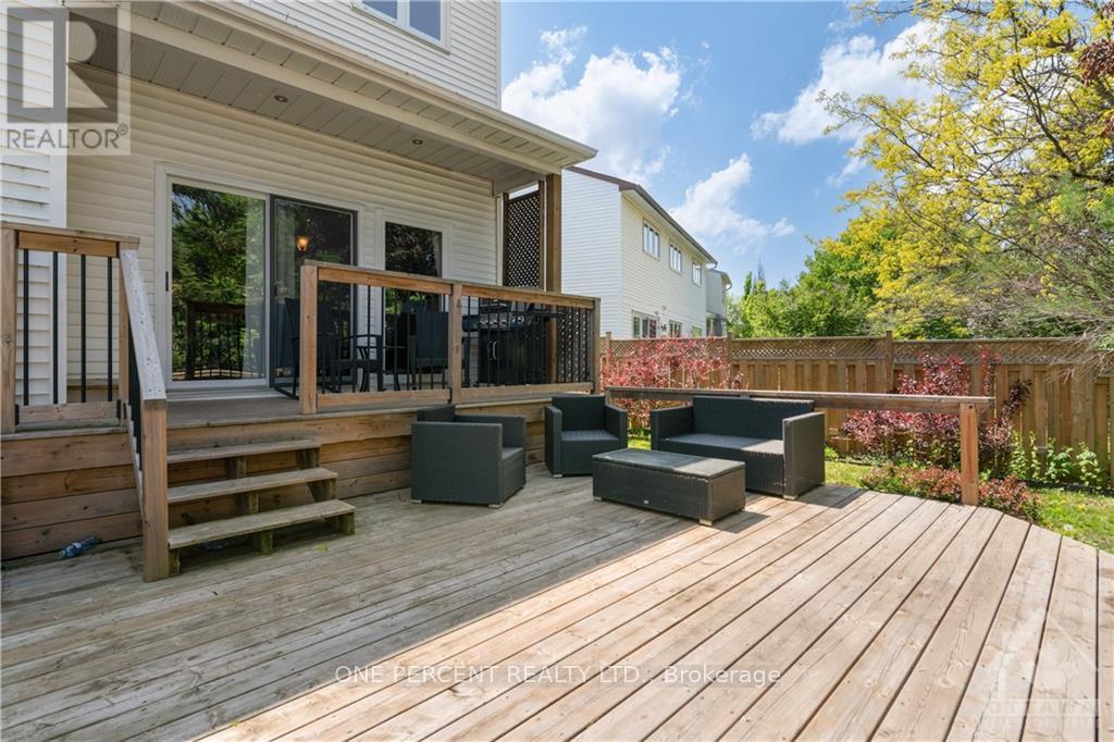 58 TOWNSEND DRIVE Barrhaven (7704 - Barrhaven - Heritage Park)