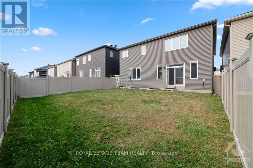 98 RALPH ERFLE WAY Barrhaven (7711 - Barrhaven - Half Moon Bay)