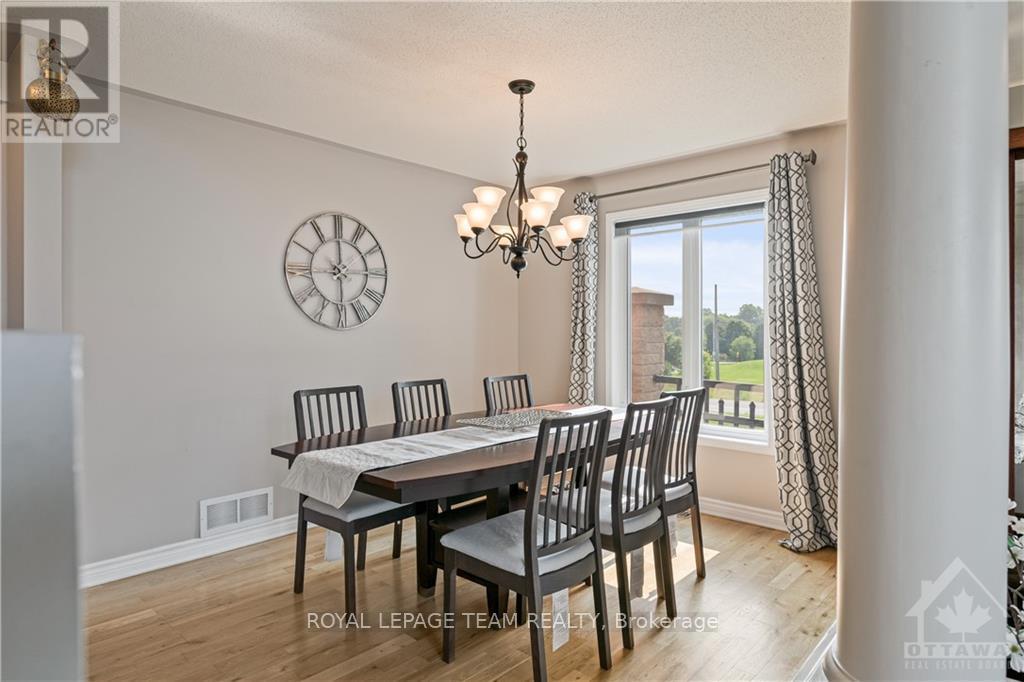 212 WILLOW CREEK CIRCLE Barrhaven (7709 - Barrhaven - Strandherd)