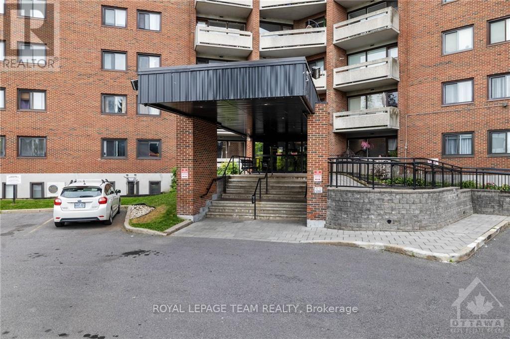 811 - 3100 Carling Avenue, Crystal Bay - Rocky Point - Bayshore, Ontario  K2B 6J6 - Photo 2 - X9523788