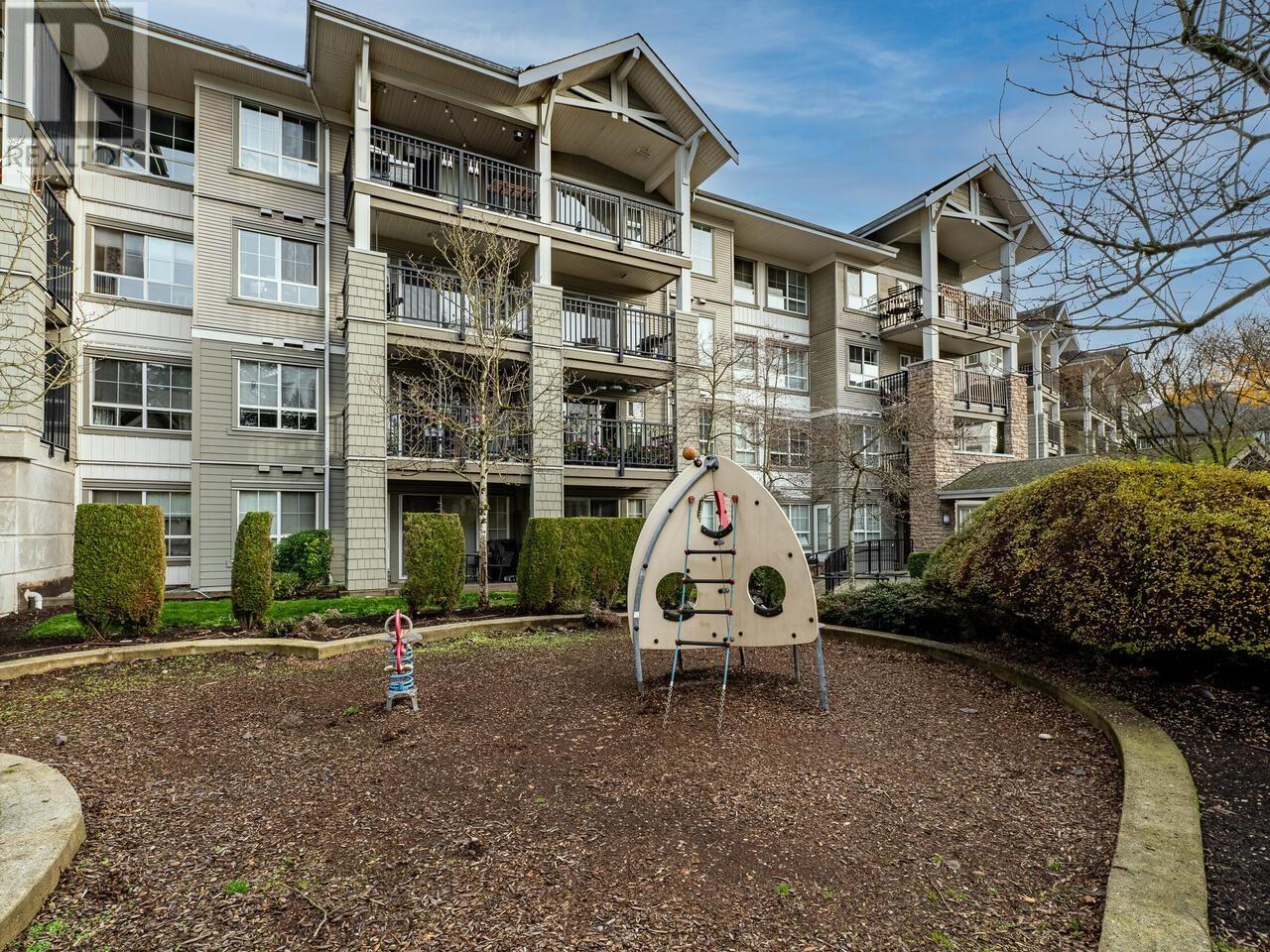 Listing Picture 3 of 21 : 412 9233 GOVERNMENT STREET, Burnaby / 本拿比 - 魯藝地產 Yvonne Lu Group - MLS Medallion Club Member