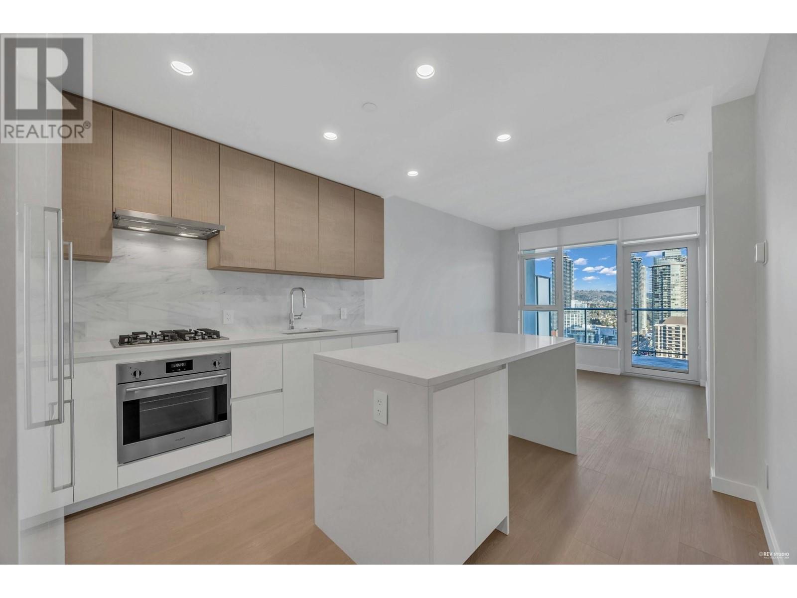 Listing Picture 4 of 40 : 3409 4168 LOUGHEED HIGHWAY, Burnaby / 本拿比 - 魯藝地產 Yvonne Lu Group - MLS Medallion Club Member