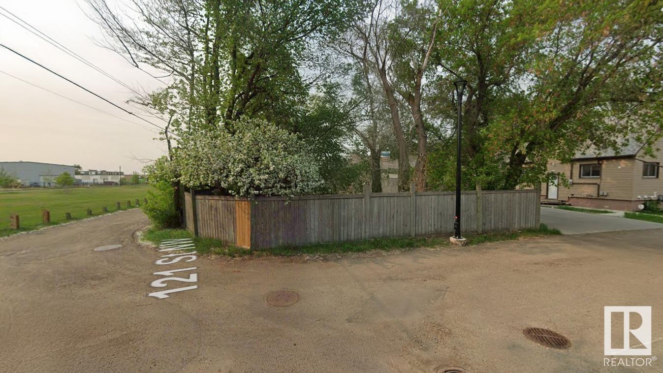 Property at 11739 122 ST NW image 5