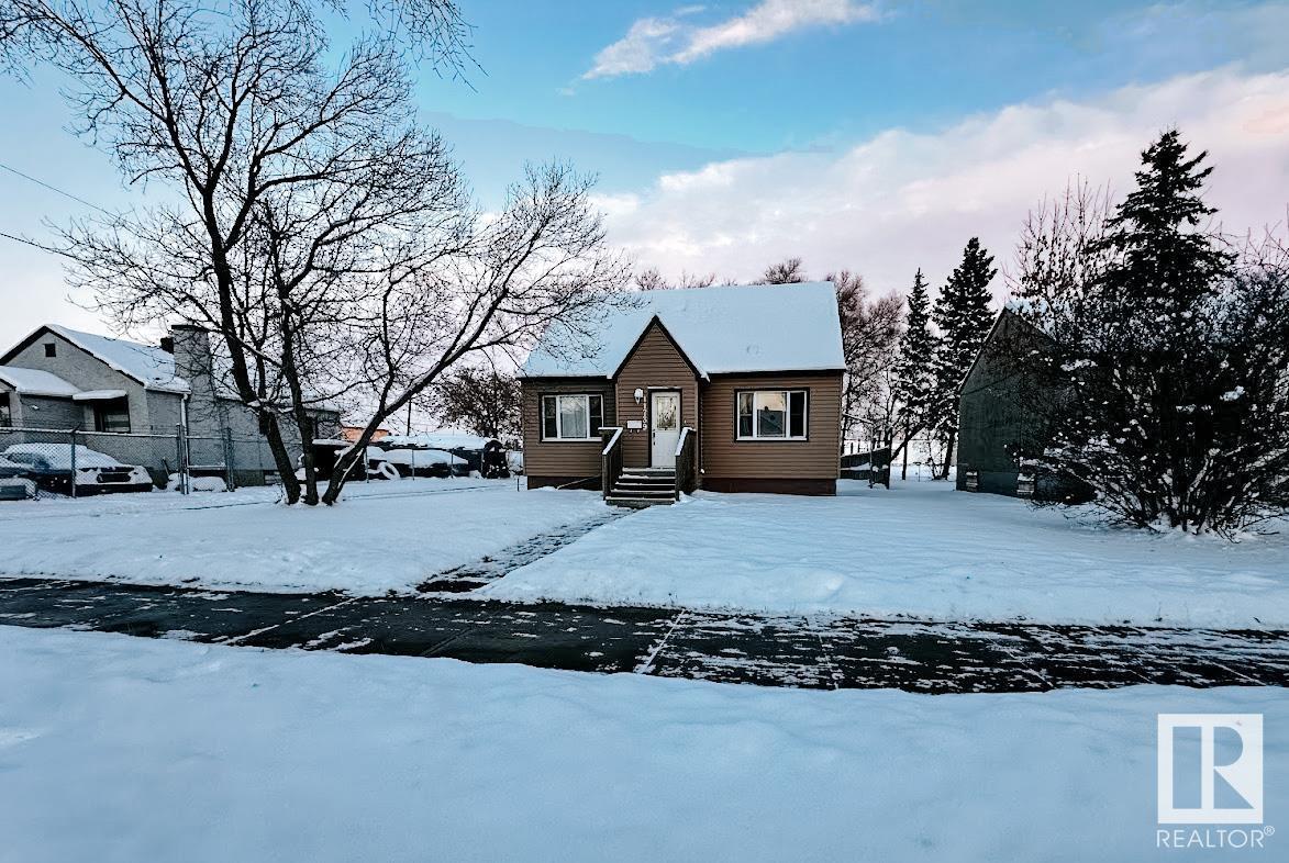 Property at 11739 122 ST NW image 1