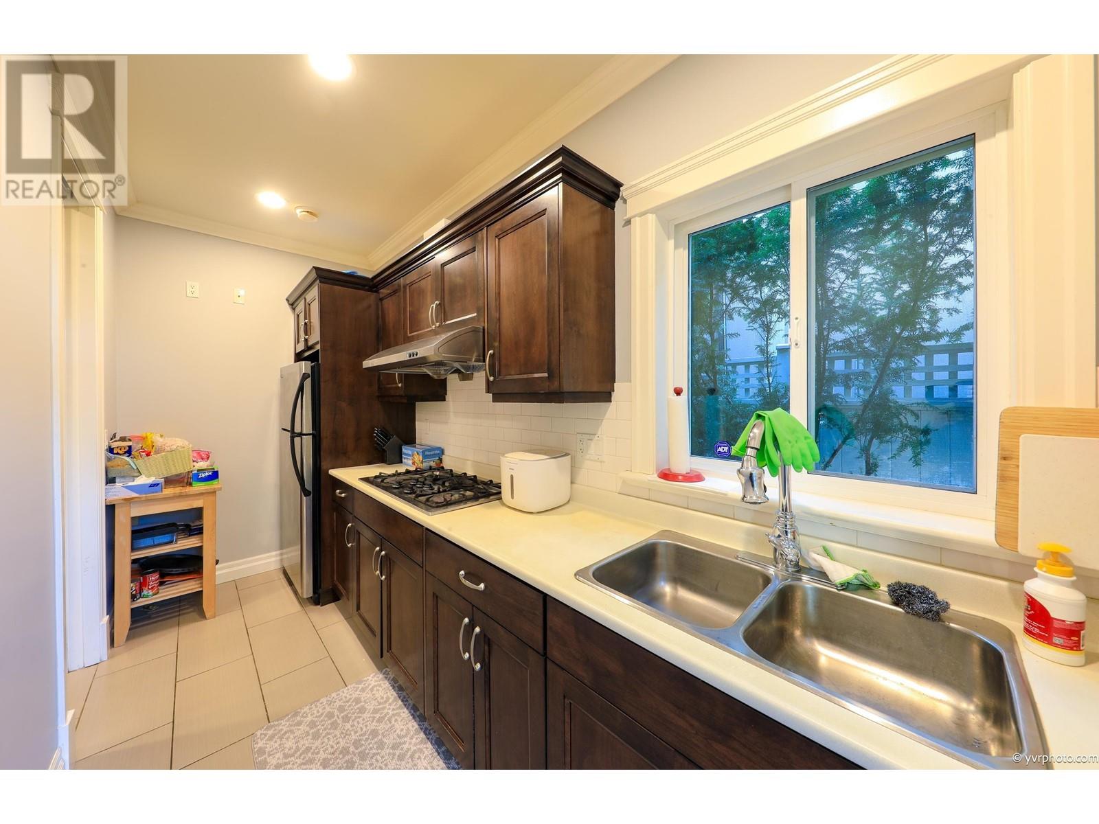 Listing Picture 11 of 30 : 3271 FRANCIS ROAD, Richmond / 烈治文 - 魯藝地產 Yvonne Lu Group - MLS Medallion Club Member
