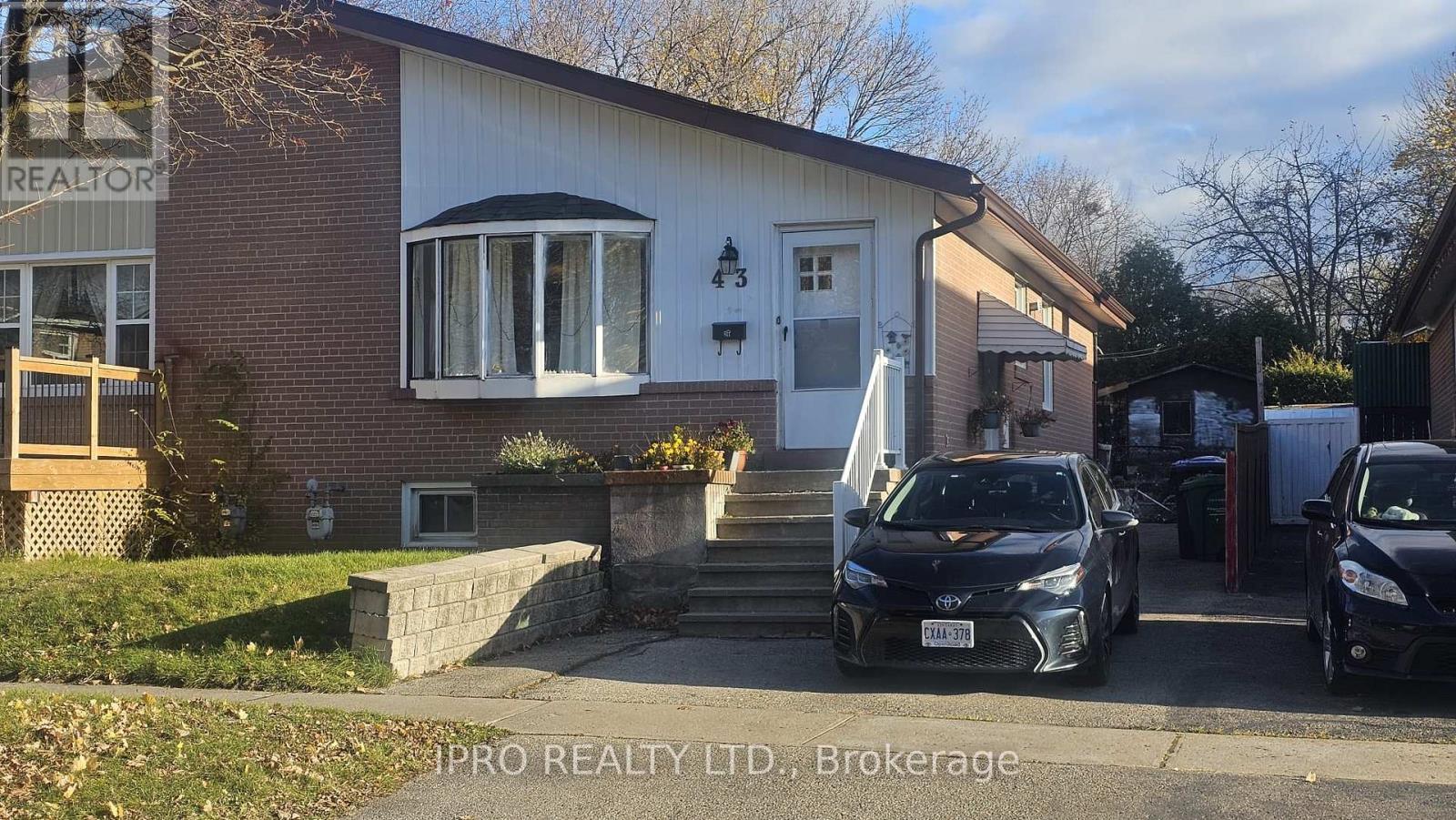 43 CORBY CRESCENT, Brampton, Ontario