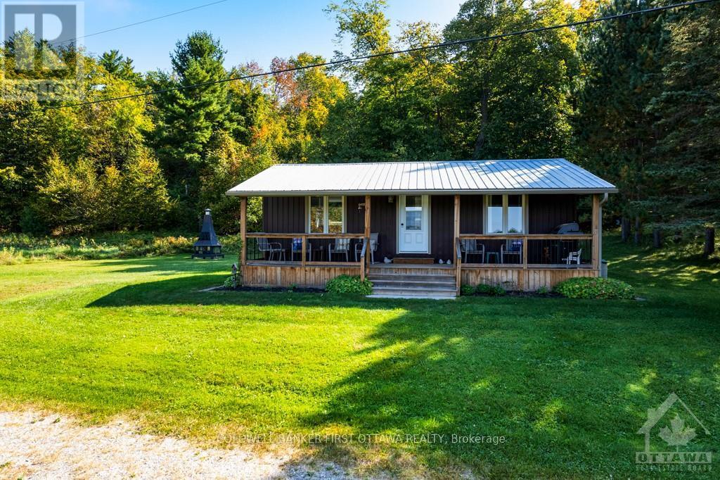 639 LONEY LAKE ROAD Lanark Highlands (917 - Lanark Highlands (Darling) Twp)