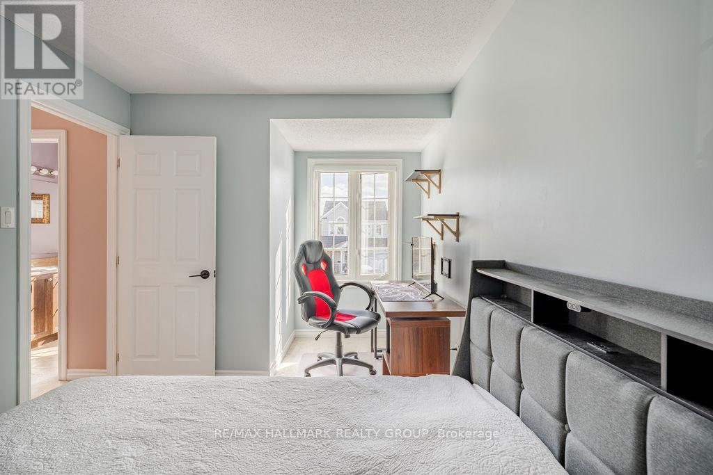 420 MEADOWHAWK CRESCENT Barrhaven (7711 - Barrhaven - Half Moon Bay)