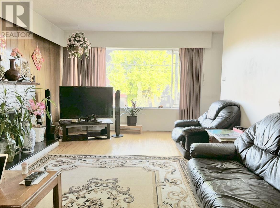 Property at 1312 E 28TH AVENUE image