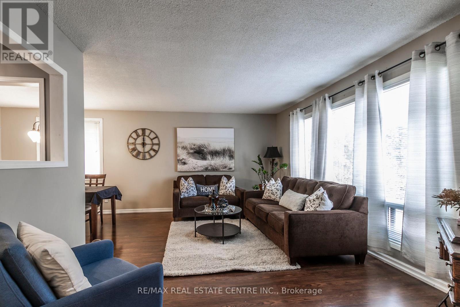 Property at 34 MILTON HEIGHTS CRESCENT image 3