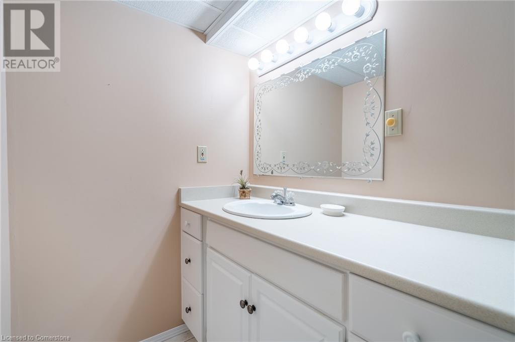 10 Wentworth Drive Unit# 35, Grimsby, Ontario  L3M 5G3 - Photo 31 - 40681073