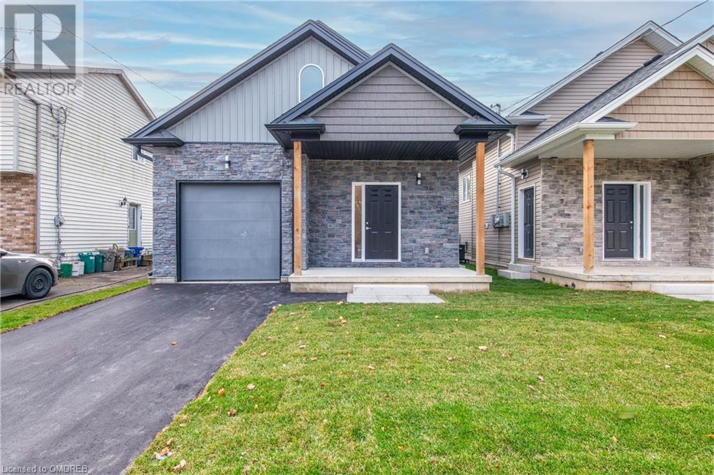 182 Commercial Street, Welland, Ontario  L5B 5Z3 - Photo 3 - 40681232