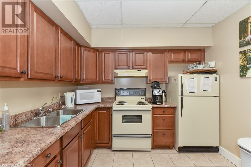 265 Westcourt Place Unit# 203, Waterloo, Ontario  N2L 6E4 - Photo 35 - 40675096