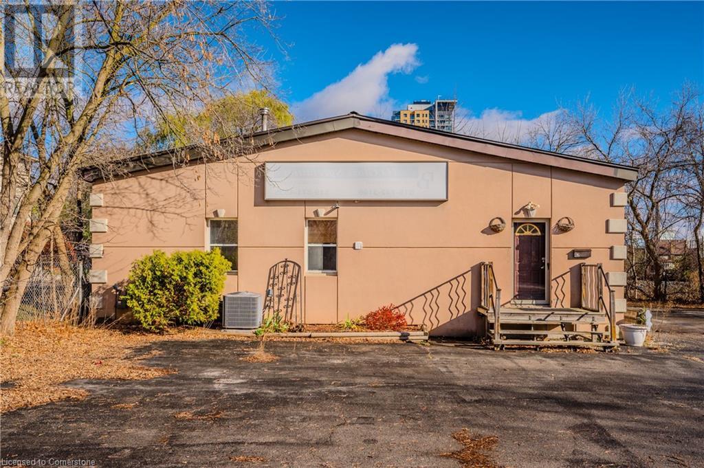 42 WALNUT Street, Kitchener, Ontario