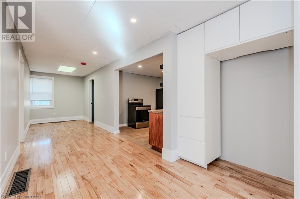 42 Walnut Street, Kitchener, Ontario  N2G 1P6 - Photo 8 - 40679610