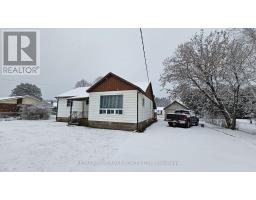 54 RAILWAY STREET, Laurentian Hills, Ontario