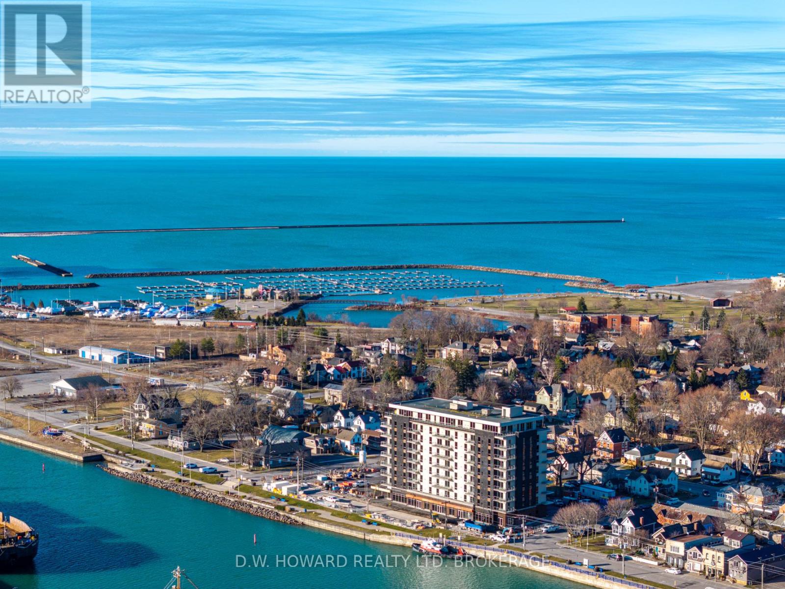 703 - 118 West Street, Port Colborne, Ontario  L3K 4E6 - Photo 1 - X10430493