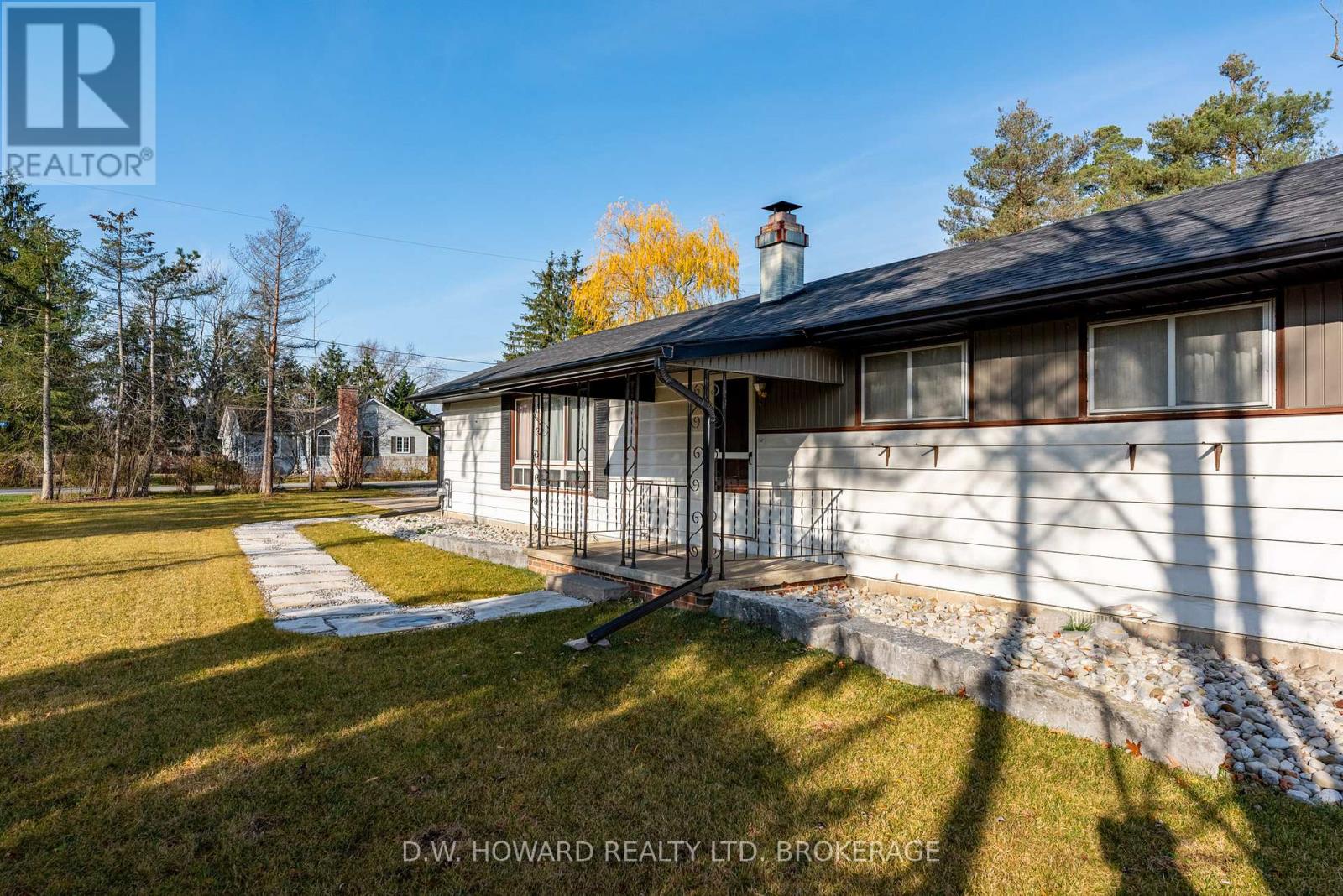 2962 Thunder Bay Road S, Fort Erie, Ontario  L0S 1N0 - Photo 3 - X11175624