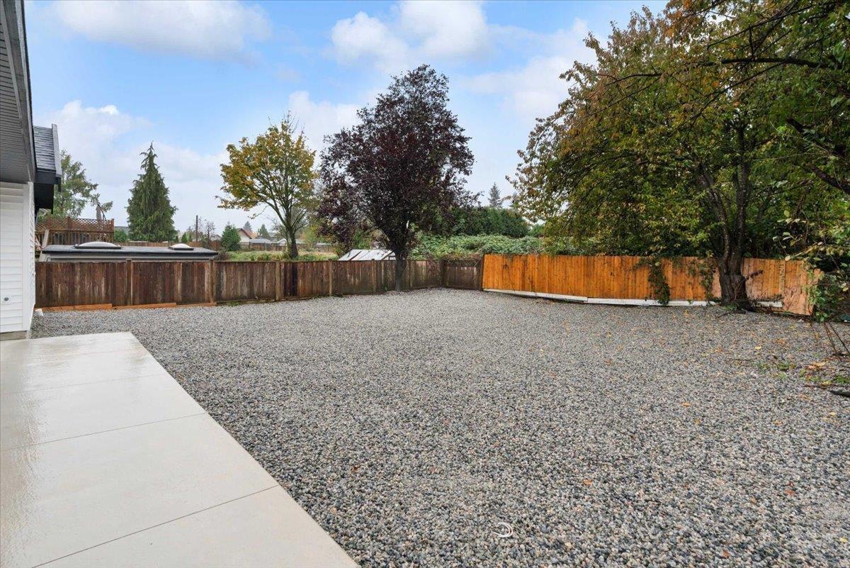 7477 Martin Place, Mission, British Columbia  V2V 3K6 - Photo 19 - R2946493