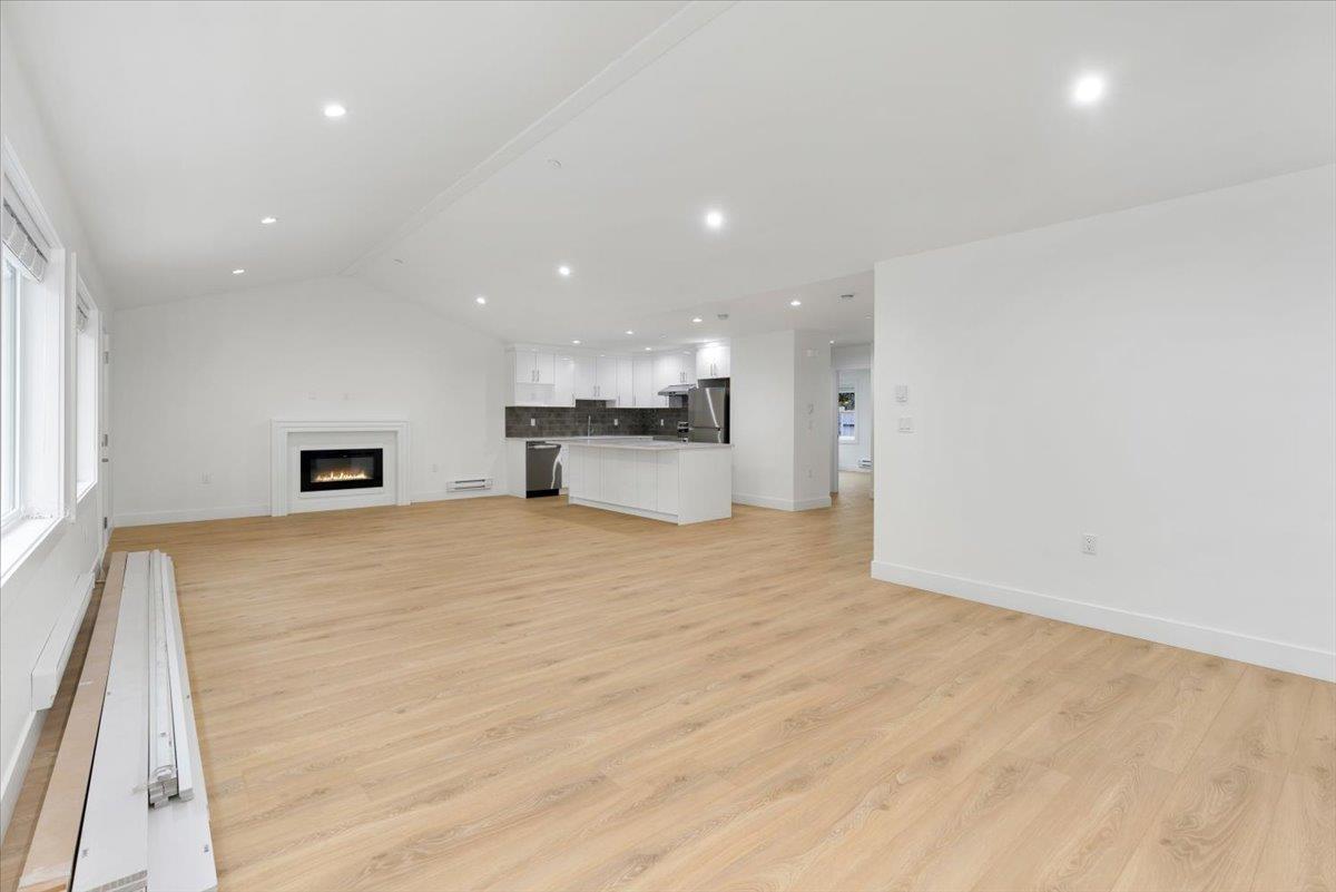 7477 Martin Place, Mission, British Columbia  V2V 3K6 - Photo 12 - R2946493